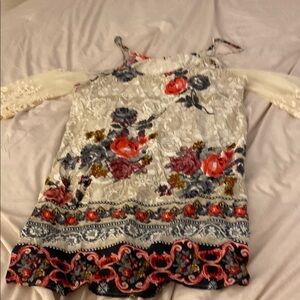 Umgee White and Red Floral Blouse Sleeveless Lightweight